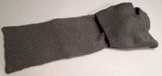 klassisch handgestrickter Schal