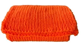 Schal in neonorange klassisches Muster handgestrickt